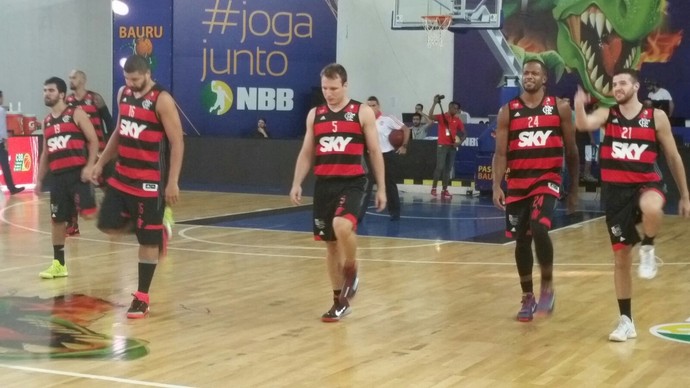 Com torção no tornozelo, Olivinha vira dúvida para confronto contra o Franca