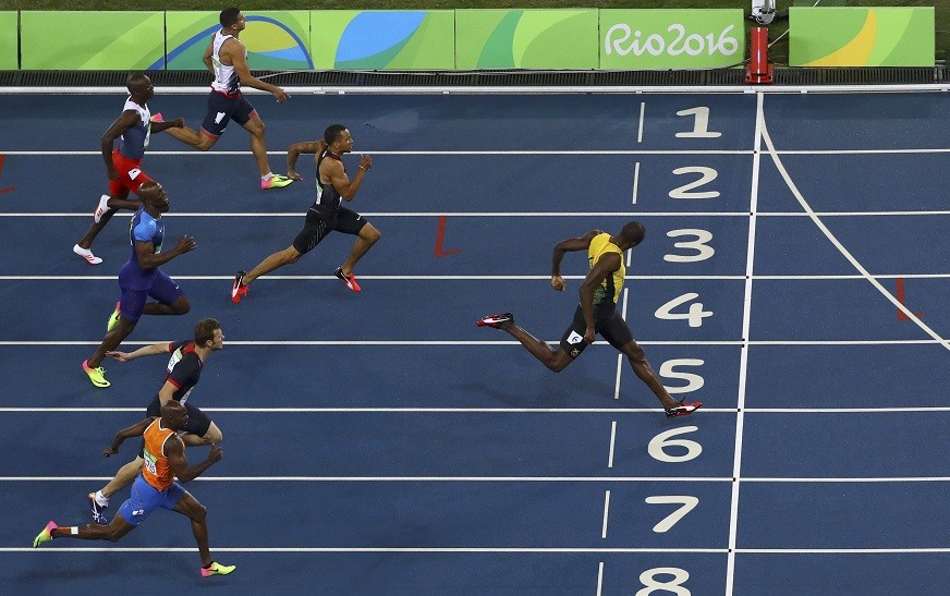 Bolt vence os 200m na raia 6