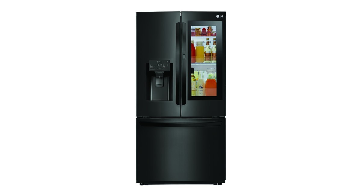 A geladeira French Door, da LG, conecta-se à rede Wi-Fi e permite o ajuste remoto de sua temperatura (Foto: Divulgação / LG)