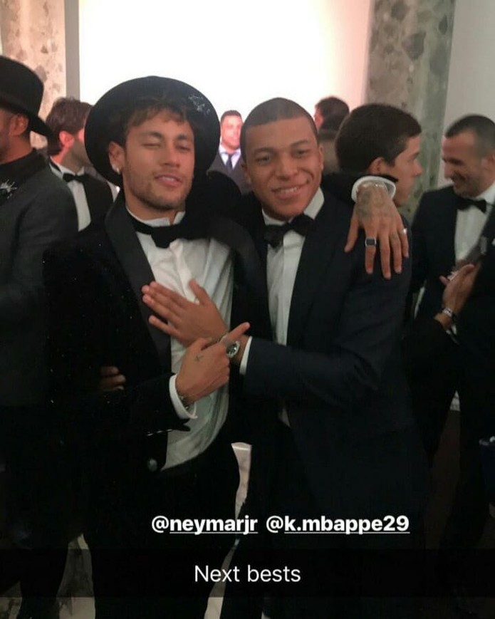 Neymar e Mbappé juntos, na festa do camisa 10 do PSG (Foto: Reprodução/Instagram)