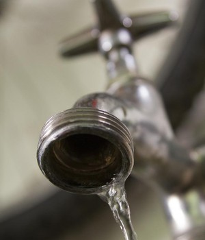 água torneira seca desperdício crise hídrica lavagem (Foto: Marcos Santos / USP Imagens/Fotos Públicas)