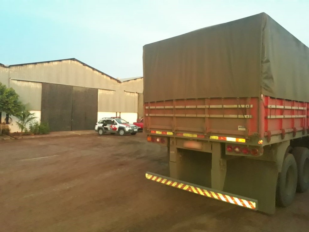 Furto de mais de 74 toneladas de farelo de soja foi descoberto, em Teodoro Sampaio — Foto: Polícia Civil/Cedida