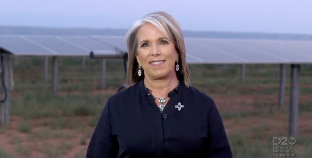 Governadora do estado de Novo México, Michelle Lujan Grisham, fala no terceiro dia da Convenção Nacional Democrata em vídeo nesta quarta-feira (19)  — Foto: Convenção Nacional Democrata/Pool/Reuters