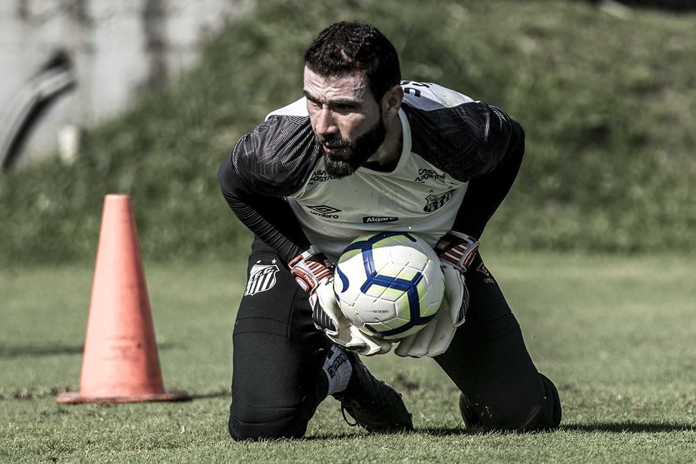 Vanderlei é liberado pelo Santos e viaja à Porto Alegre para assinar com o Grêmio