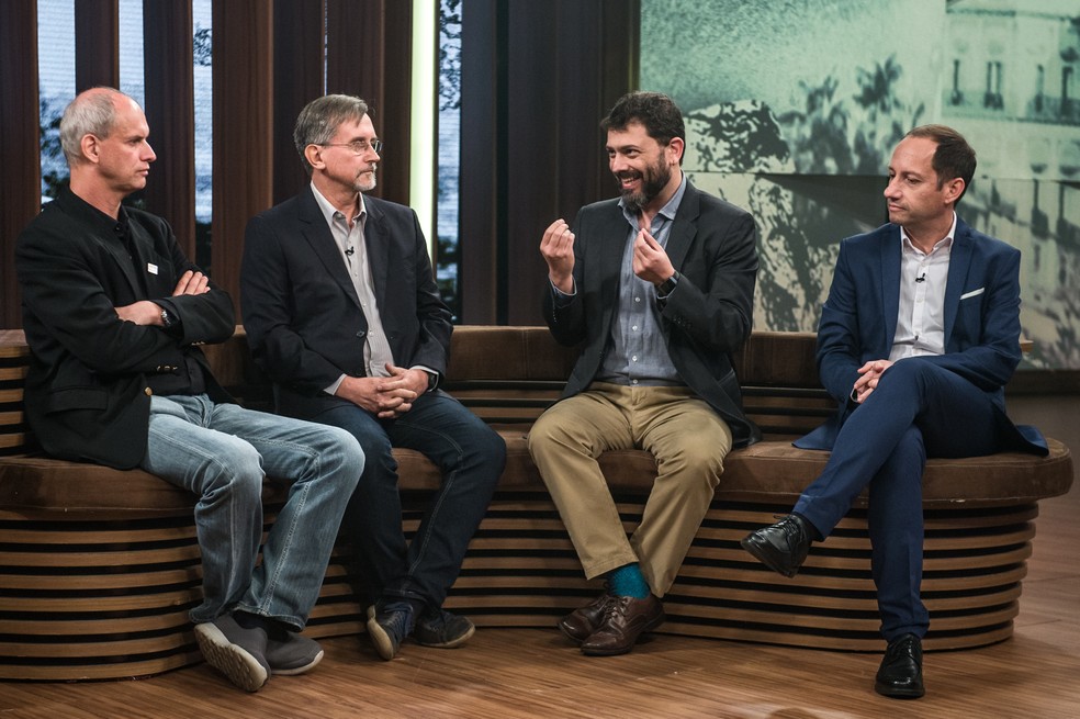 Alexander Kellner, Paulo Buckup, Pedro Dória e Stevens Rehen participaram do 'Conversa com Bial' desta quarta, 5/9 (Foto: TV Globo/Fábio Rocha)
