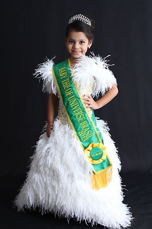 Ana Laura Pessanha, de 7 anos, é Miss Baby América 2013. (Foto: Divulgação)