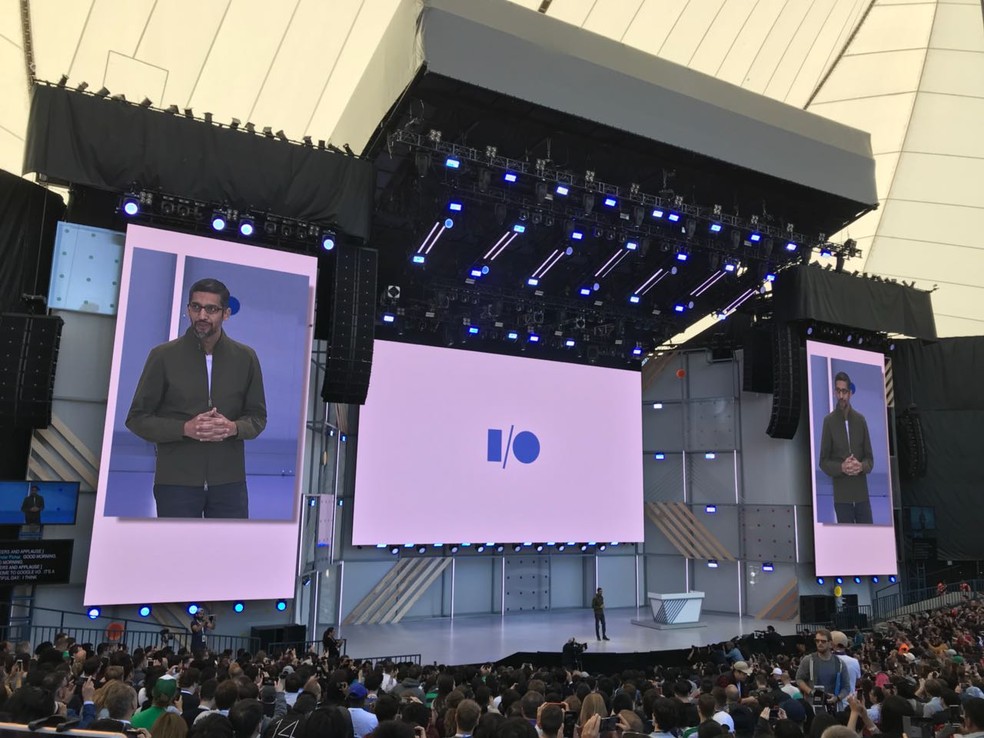 Sundar Pichai, CEO do Google, apresenta o novo Android P. (Foto: Helton SimÃµes Gomes/G1)