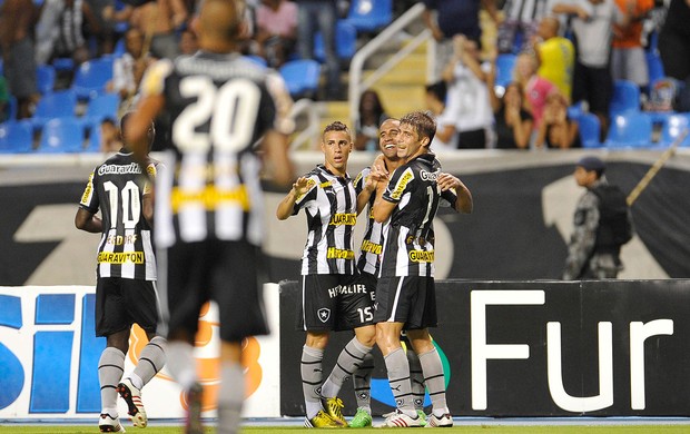 Julio Cesar gol Botafogo x Quissamã (Foto: Fabio Castro / AGIF)