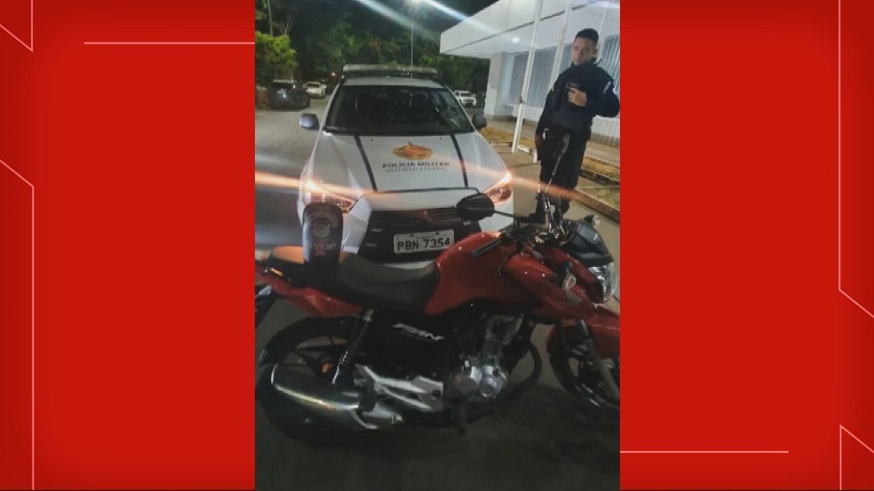 Moto usada por suspeitos de fazerem arrastão, no DF — Foto: Reprodução