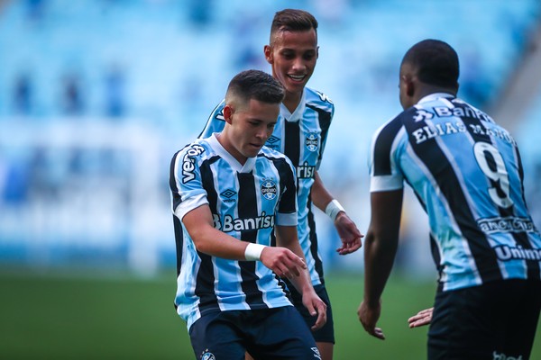 Pedro Lucas e Elias festejam título do Aspirantes para dar energia boa ao Grêmio na Série A