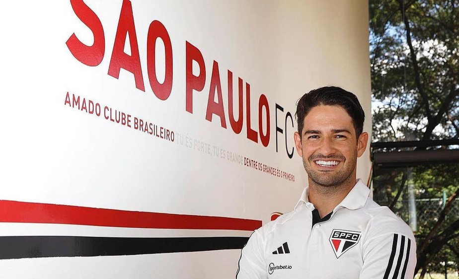 Alexandre Pato anuncia retorno ao São Paulo nas redes sociais