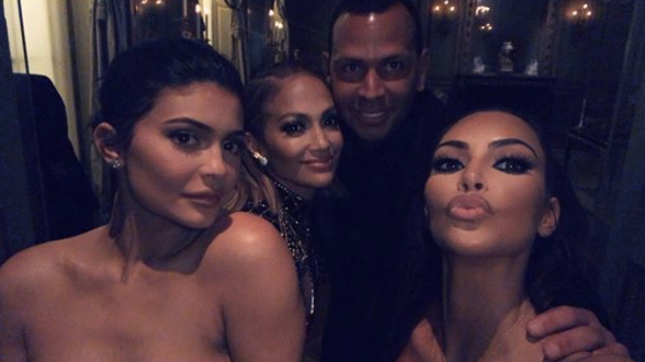 Kylie Jenner, Jennifer Lopez, Alex Rodriguez e Kim Kardashian (Foto: Reprodução/Instagram)