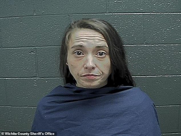 Mãe é suspeita de dar drogas ao filho  (Foto: Reprodução Daily Mail/ Wichita County Sheriff's Office )