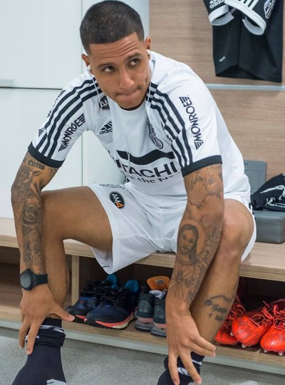 Inside Do Roni Roni tenta recuperar o tempo perdido para lutar por vaga de titular na ...
