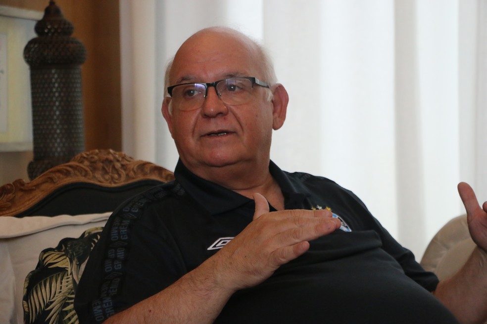 Romildo Bolzan, presidente do Grêmio — Foto: João Victor Teixeira/ge.globo