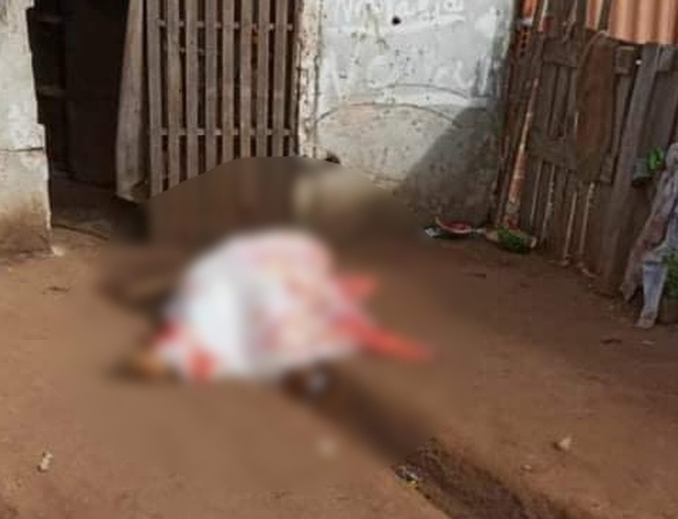 Em um dos homicídios na fronteira, homem foi morto perto de casa, em favela na cidade de Ponta Porã  — Foto: Secretaria Municipal de Segurança Pública/Divulgação