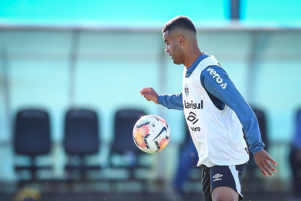 Alisson é peça-chave no esquema de Renato no Grêmio — Foto: Lucas Uebel / Grêmio