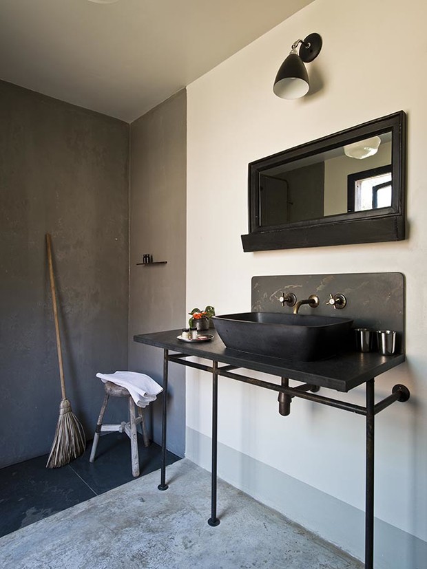 10 banheiros com pia preta (Foto: Divulgação)