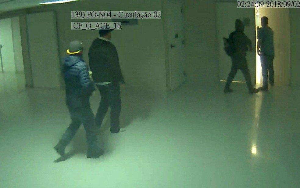 Ladrões fizeram reféns na Arena Corinthians (Foto: TV Globo/Reprodução)