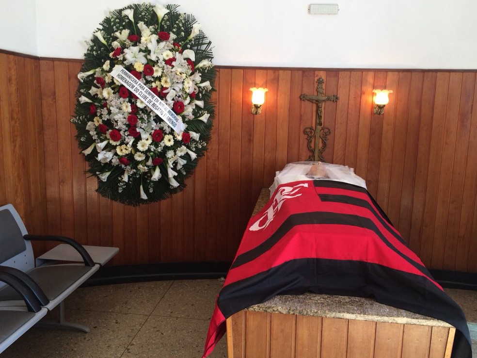 Fernandinho &eacute; velado no Rio de Janeiro (Foto: Fabio Juppa)