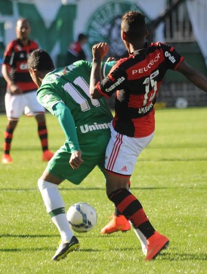 Flamengo tem futebol de lanterna e preocupa, diz Raphael Rezende