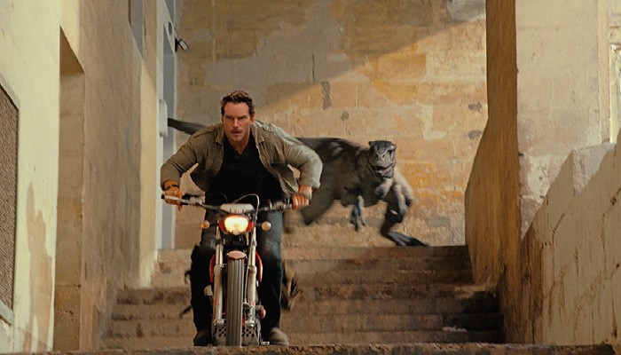 O ator Chris Pratt interpreta o pesquisador de dinossauros Owen Grady (Foto: Divulgação)