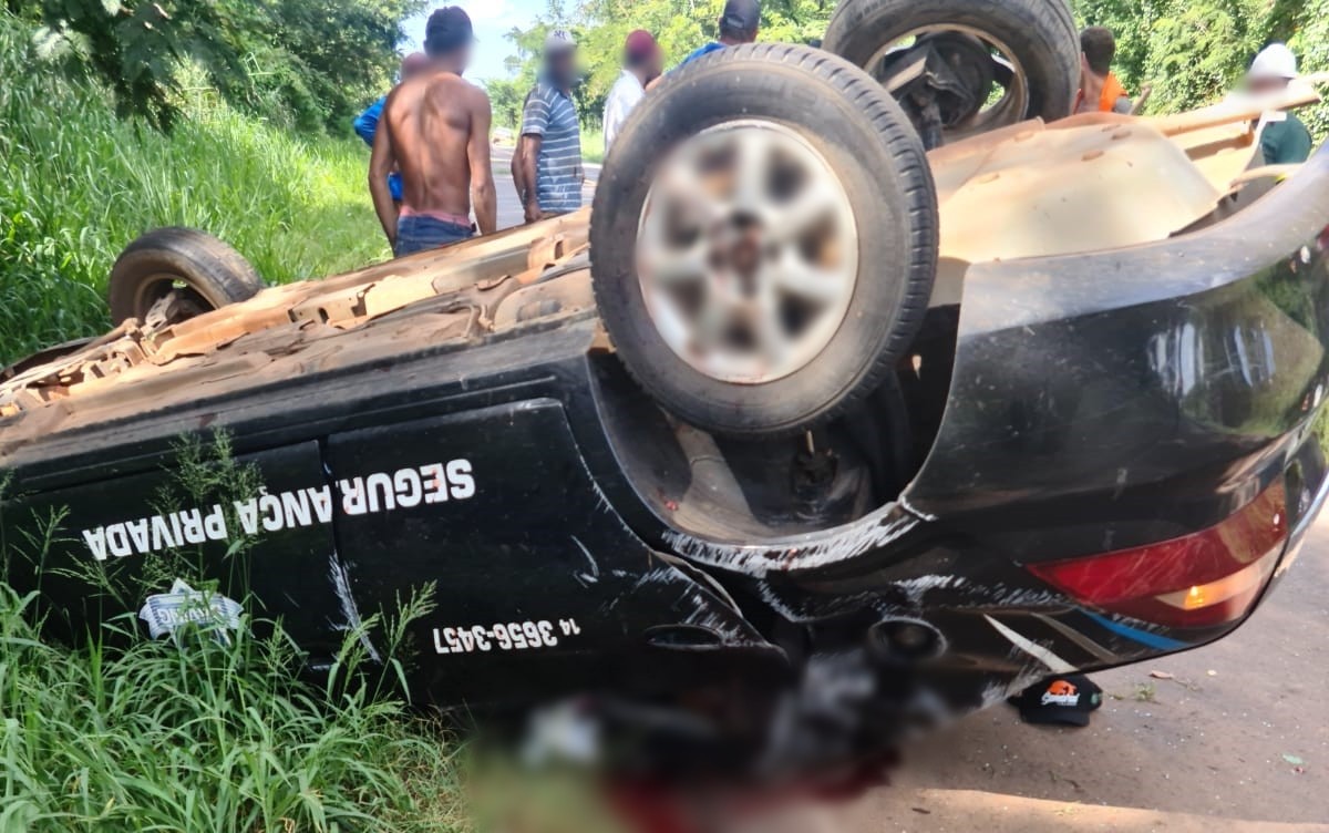 Adolescente de 12 anos morre e duas pessoas ficam feridas após carro capotar em rodovia de Irapuã