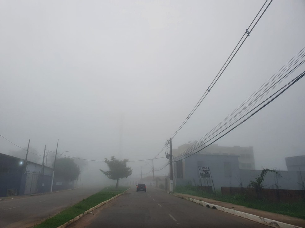 Fenômeno climático foi registrado em todas as regiões da capital desde as primeiras horas desta segunda — Foto: Iryá Rodrigues/g1