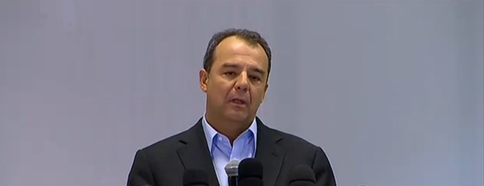 S&eacute;rgio Cabral durante entrevista sobre os protestos de 2013 &mdash; Foto: Reprodu&ccedil;&atilde;o Globo/News