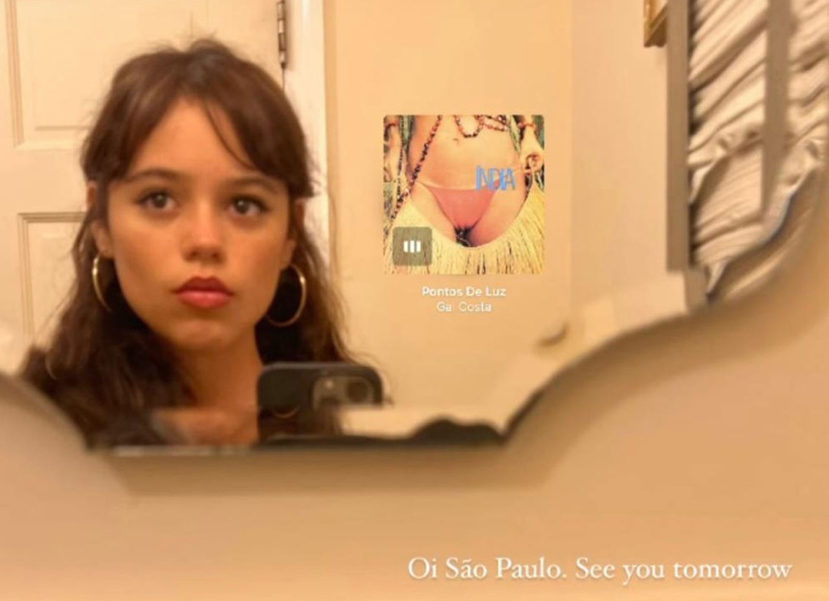 Jenna Ortega, A Wandinha, Posta Na Ccxp Ouvindo Gal Costa: 