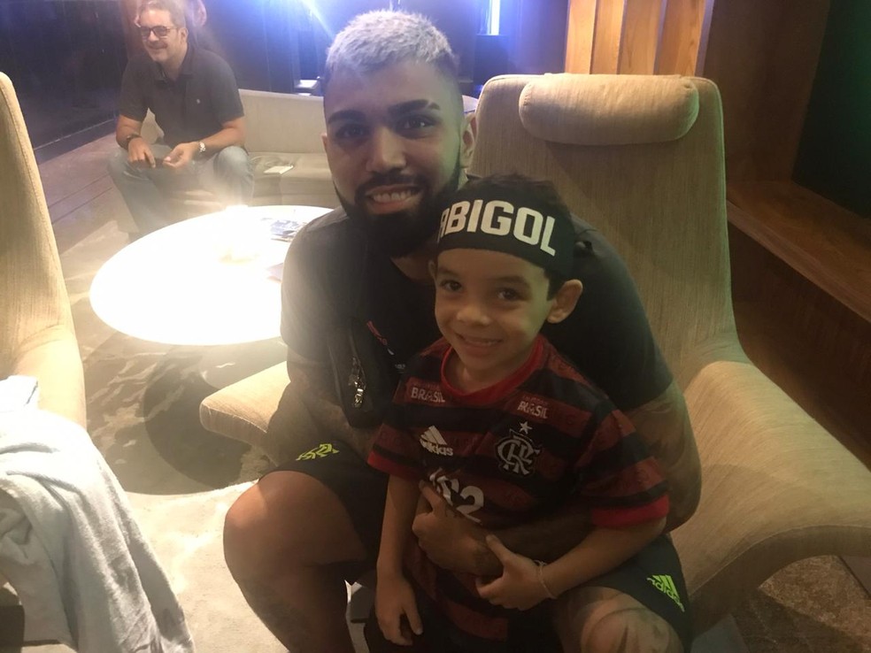 Michel encontrou Gabigol em 2019 &mdash; Foto: Divulga&ccedil;&atilde;o/Flamengo