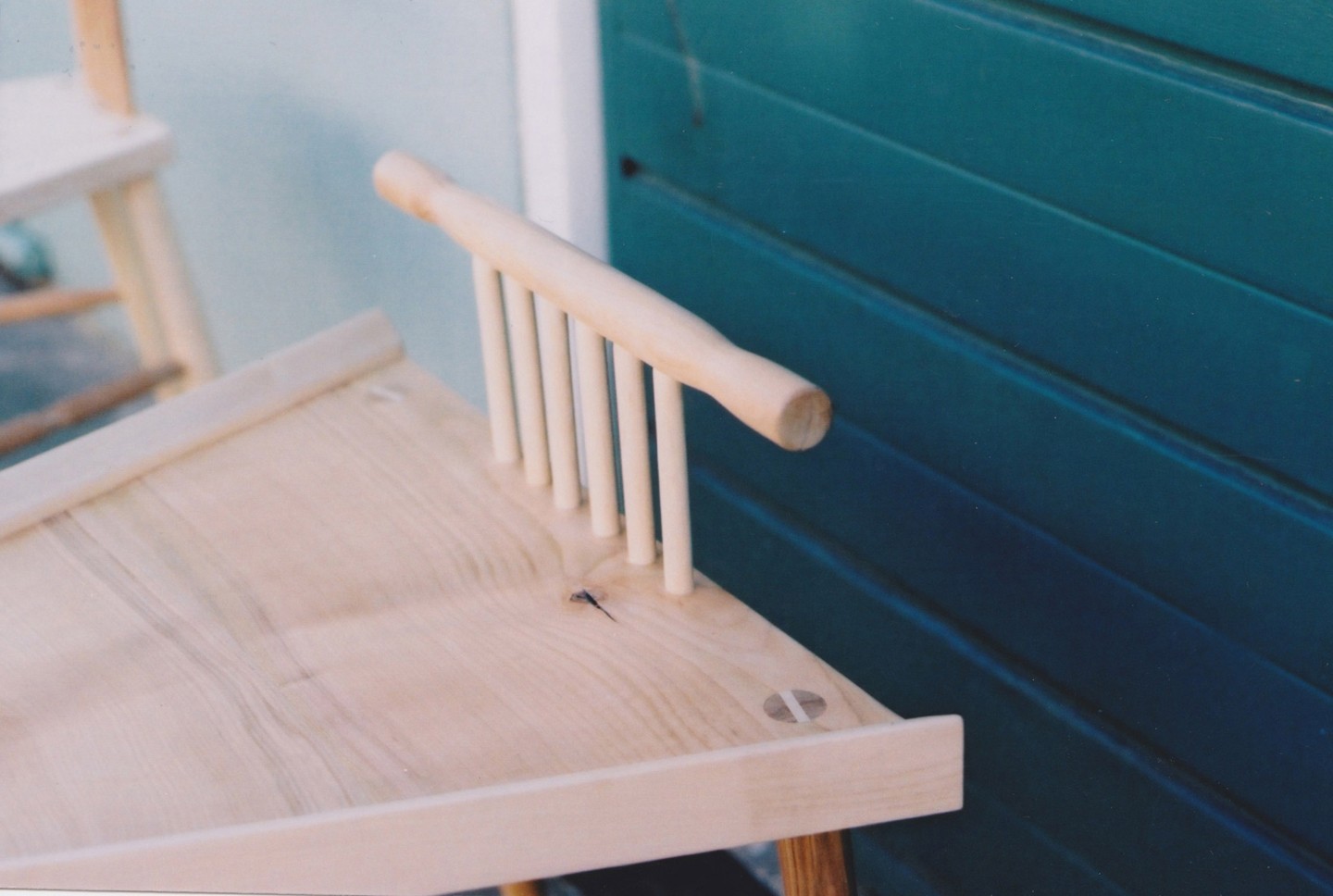 Designer cria cadeira para solucionar o problema de manspreading (Foto: Divulgação)
