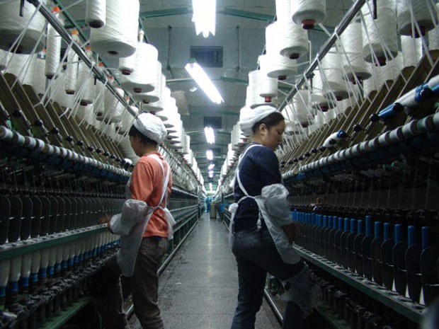 29/10/04, Fábrica de Tapetes em Hebei, China, 2005-2009 (Foto: Ai Weiwei)