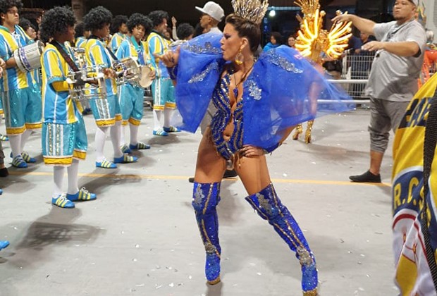 Tania Oliveira é madrinha de bateria da Acadêmicos do Tucuruvi no Carnaval 2020 (Foto: Renato Cipriano/Divulgação)