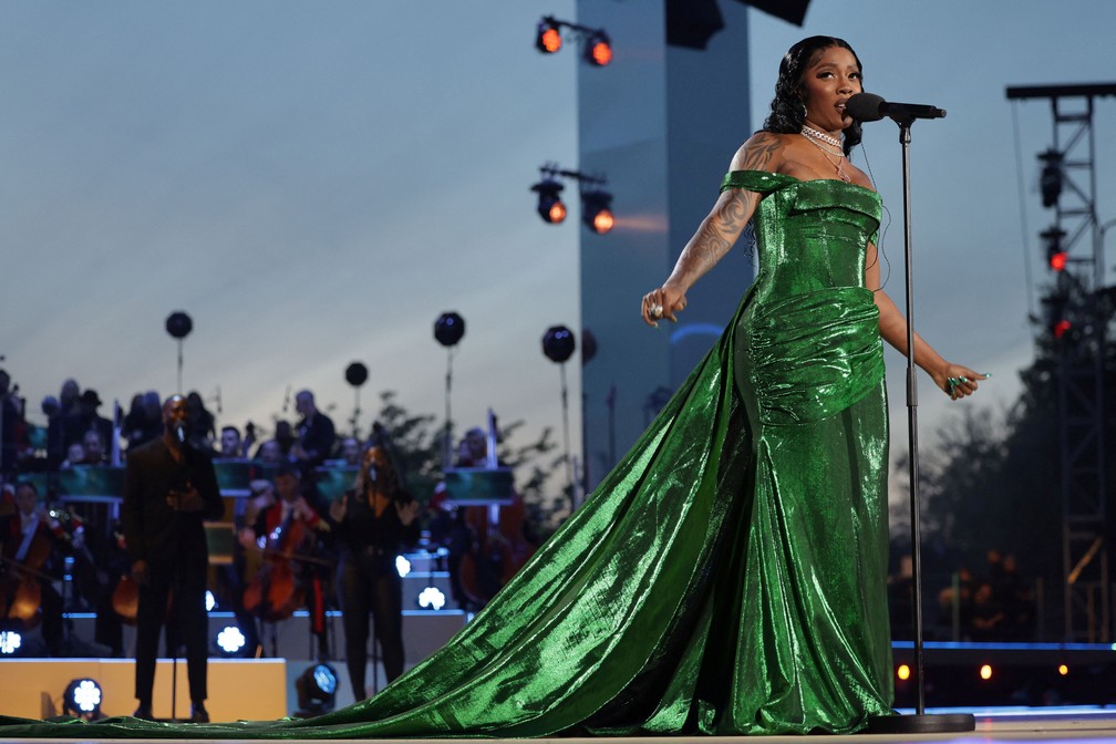 Tiwa Savage durante apresentação no show de coroação do Rei Charles III, em Londres, em 7 de maio de 2023 — Foto: Chris Jackson/Pool via Reuters