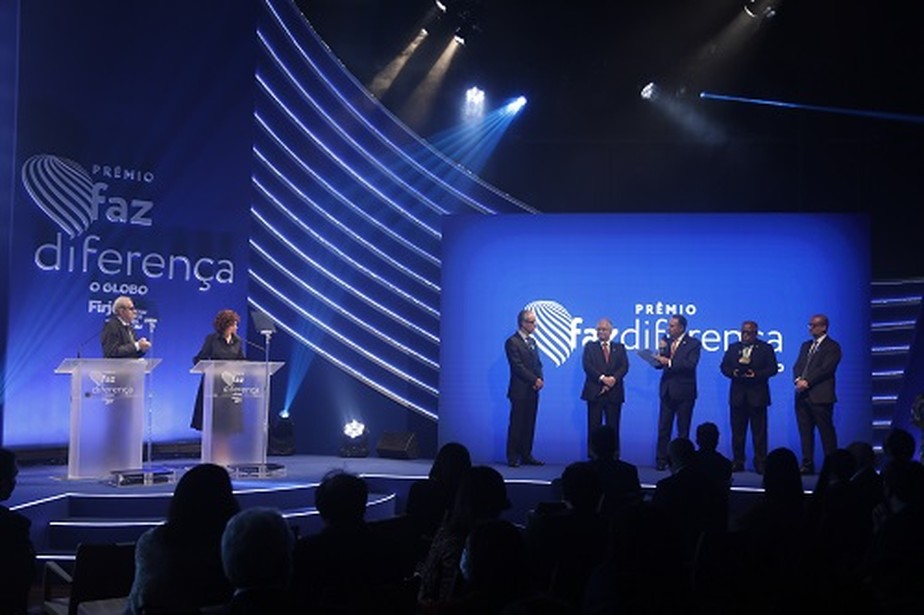 Prêmio Faz Diferença homenageou personalidades e instituições que se destacaram em 2021