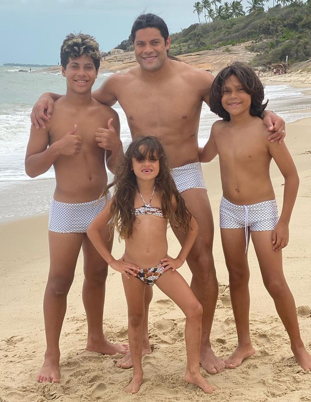 Hulk Paraíba e os filhos (Foto: Reprodução/Instagram)