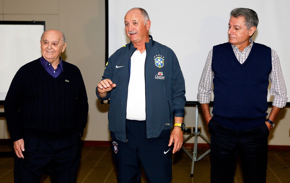 Rubens Minelli e Candinho dÃ£o palestra para a SeleÃ§Ã£o â Foto: Rafael Ribeiro / CBF