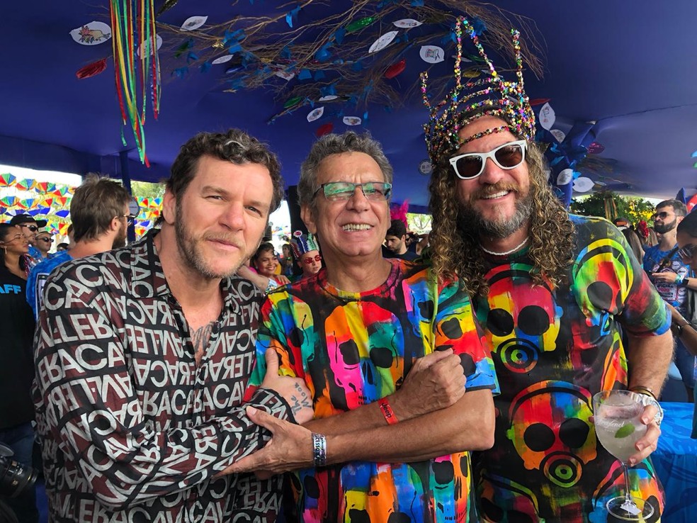 Otto, Lula Queiroga e Silvério Pessoa no Camarote do Galo da Madrugada — Foto: Tatiana Notaro/G1