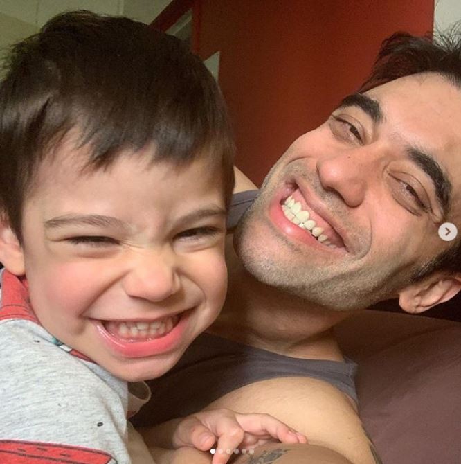 Kushal Punjabi e o filho Kian (Foto: Instagram)