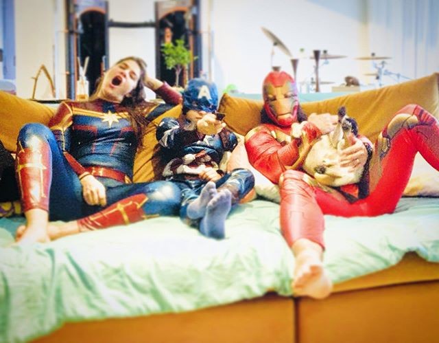 Priscila Fantin e a família de super-herois (Foto: Reprodução/Instagram)