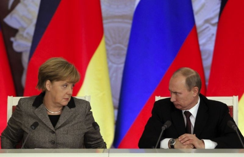 Kortunov acredita que Putin ouviria alguém como Merkel, que tem histórico de relações pessoais com o russo (Foto: Reuters via BBC News)