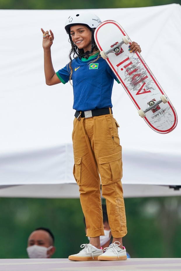 TOKYO, JAPAN - JULY 26: Rayssa Leal of Brazil competing on Women's Street Final during the Tokyo 2020 Olympic Games at the Ariake Sports Park Skateboarding on July 26, 2021 in Tokyo, Japan (Photo by Ronald Hoogendoorn/BSR Agency/Getty Images) (Foto: Getty Images)