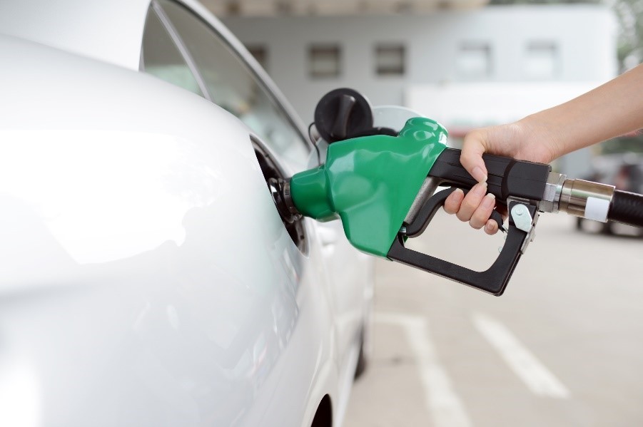 Preço da gasolina bate recorde em setembro e impulsiona alta da inflação