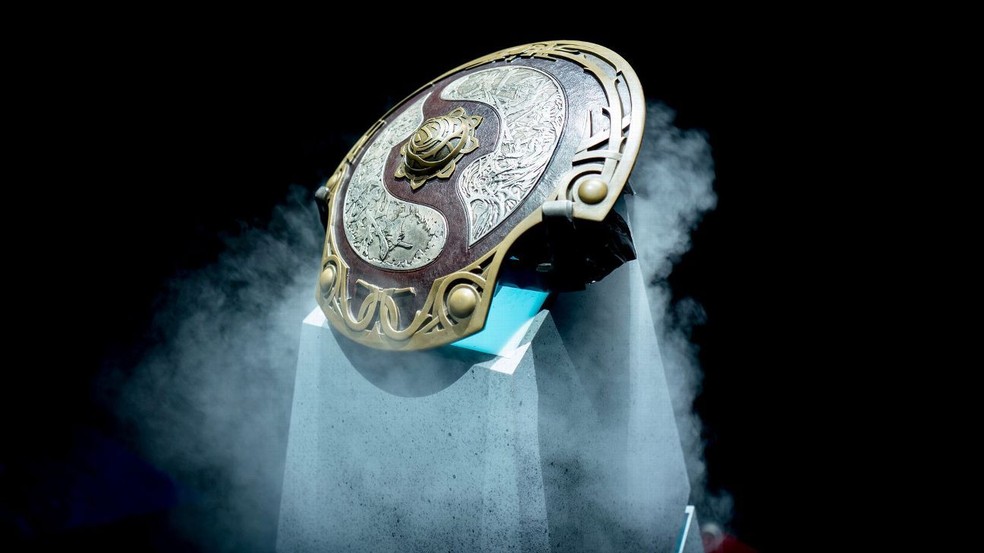 Dota 2 The International 2018 トロフィー Dota 2 The International 2018 トロフィー Dota 2 The International