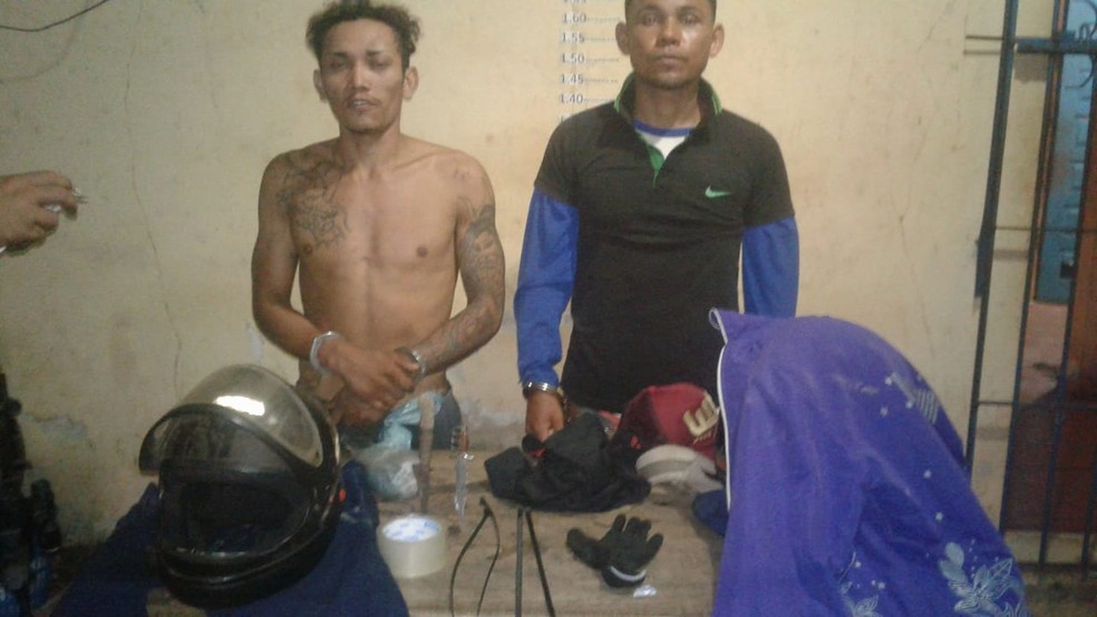 Dois homens foram presos e disseram Ã  polÃ­cia que tinham informaÃ§Ãµes sobre o dinheiro na casa do pecuarista (Foto: PM de Alenquer/DivulgaÃ§Ã£o)