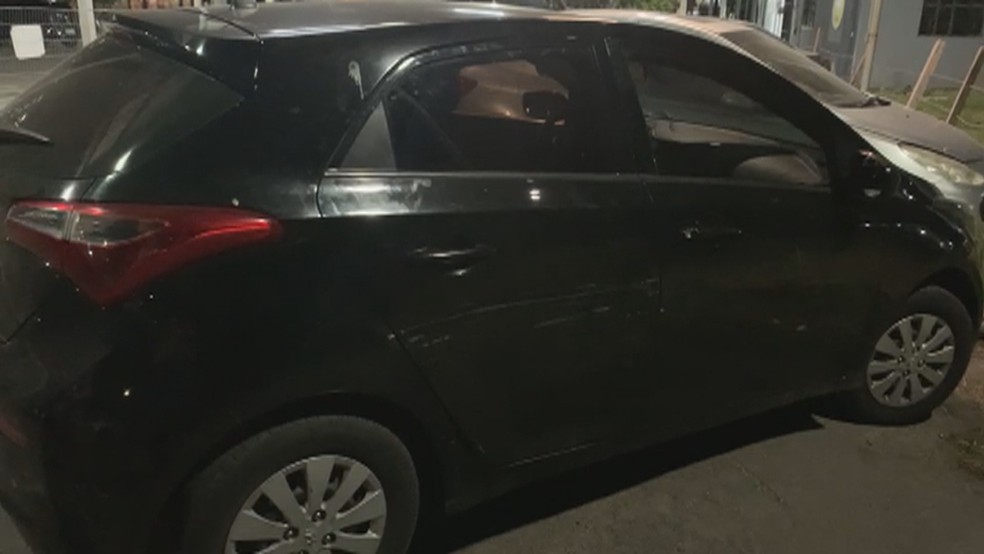 Carro da vítima — Foto: Brigada Militar/Divulgação