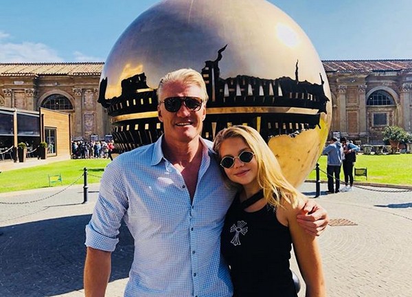 O ator Dolph Lundgren com a filha caçula (Foto: Instagram)