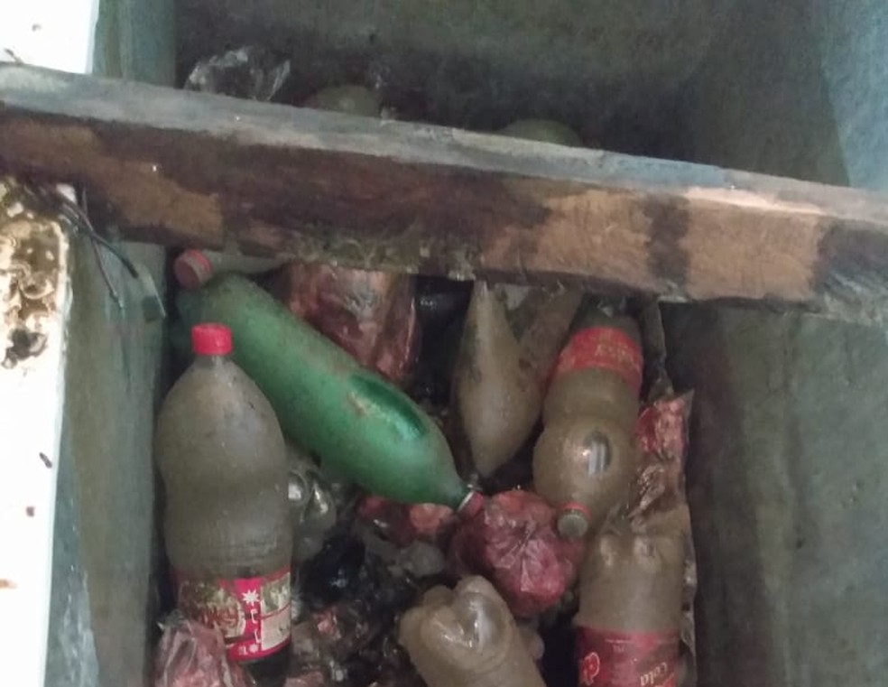 Suspeitos jogaram óleo diesel na carne — Foto: Divulgação