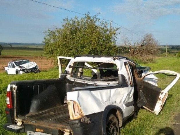 Três pessoas ficaram feridas (Foto: Joãozinho Trentini/Rádio Tupã/Divulgação)